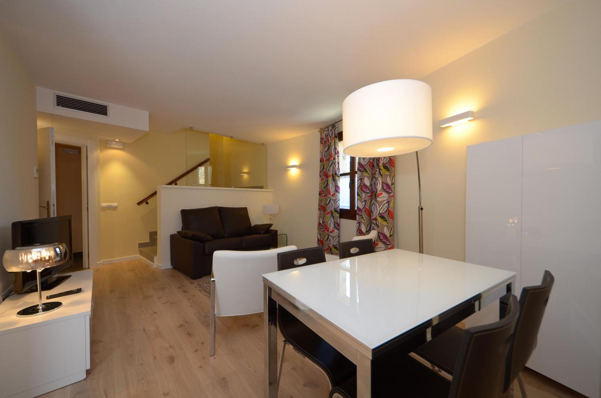 Apartamentos El Palacete De Aínsa Екстериор снимка