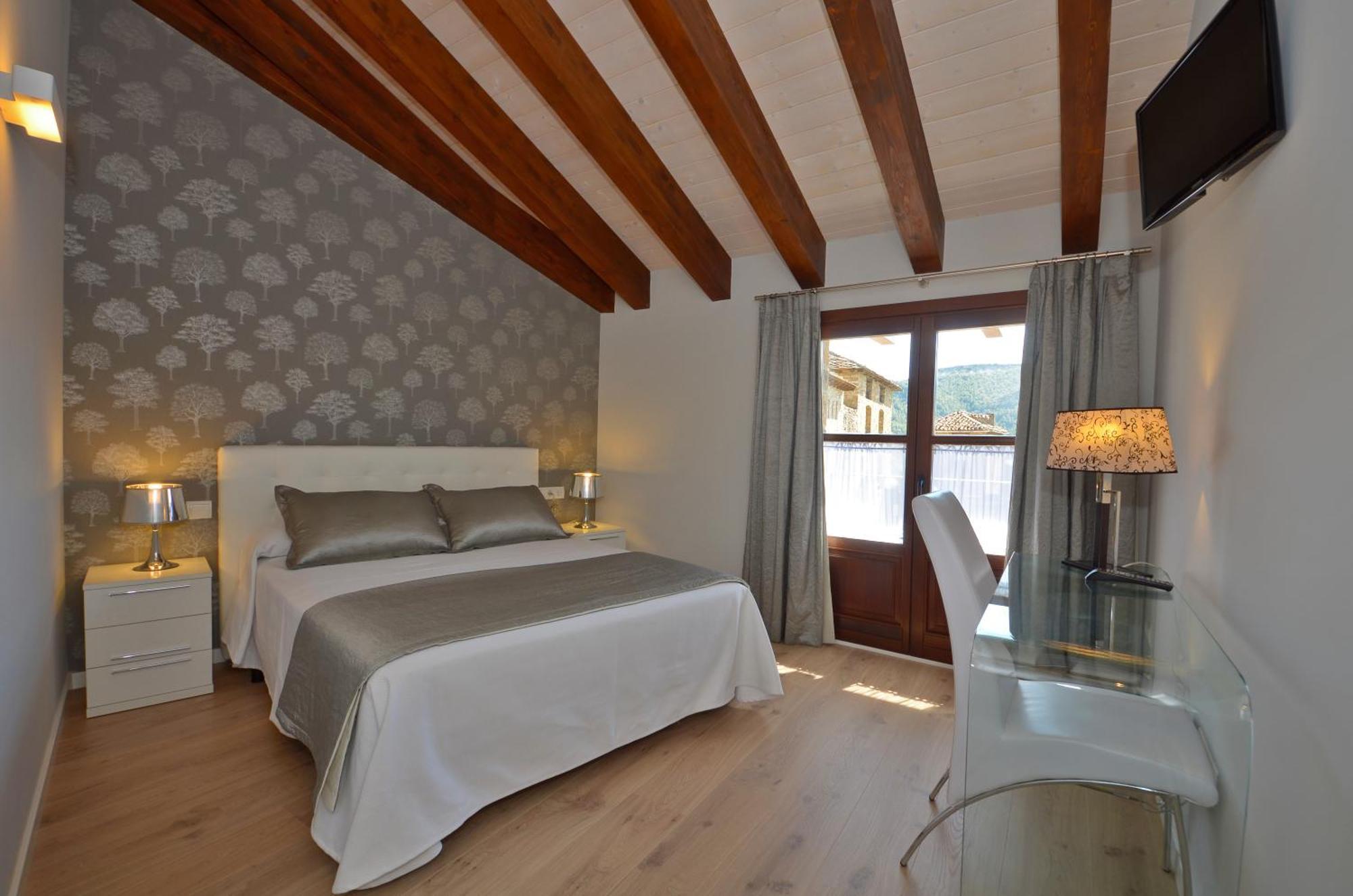 Apartamentos El Palacete De Aínsa Екстериор снимка